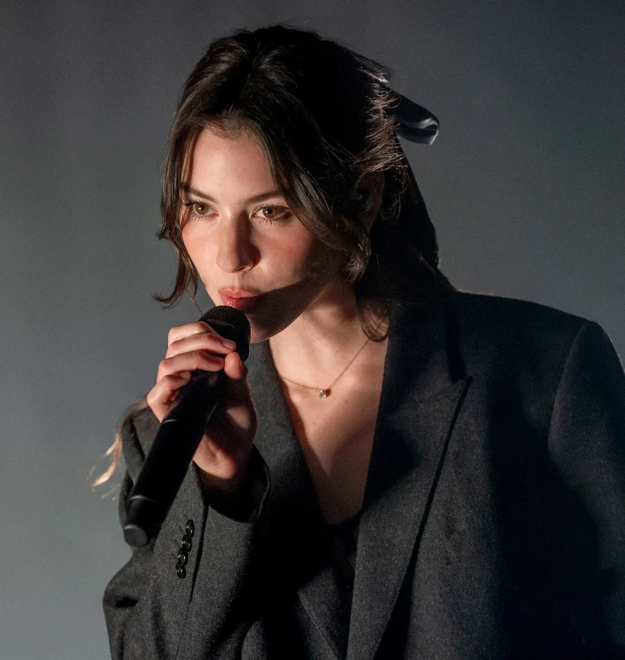 Gracie Abrams — Artist photo