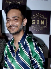 Tanishk Bagchi — Artist photo